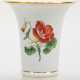 Meissen-Vase, Bunte Blume 1 mit Goldrändern, Trompetenform, 1. Wahl, H. 14 cm - фото 1