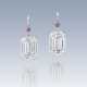 AN EXCEPTIONAL PAIR OF DIAMOND AND COLOURED DIAMOND EARRINGS - Foto 1