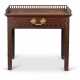 A GEORGE III MAHOGANY ARCHITECT'S TABLE - Foto 1