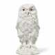 A CHELSEA WHITE PORCELAIN MODEL OF AN OWL - Foto 1