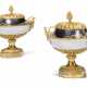 A PAIR OF NORTH EUROPEAN SILVERED BRONZE ORMOLU MOUNTED COVERED VASES - Foto 1