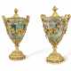 PAIRE DE VASES DE STYLE LOUIS XVI - фото 1