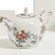 Meissen. EARLY PORCELAIN TEAPOT WITH KAKIEMON DECOR - photo 1