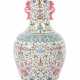 Vase China, mittlere Qing Dynastie, Porzellan, Fam… - photo 1