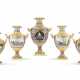 EXCEPTIONNELLE GARNITURE DE CINQ VASES EN PORCELAINE DE LA MANUFACTURE ROYALE BERLIN, K.P.M, VERS 1834 - Foto 1