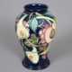 Vase - Moorcroft, England, Steinzeug, Balusterform - фото 1