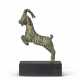 A ROMAN BRONZE GOAT - Foto 1