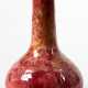 Jugendstil-Vase, Richard Mutz, Gildenthal um 1920, Keramik weinrot/orange glasiert, gebauchter Korpus mit Enghals, H. 19 cm - photo 1