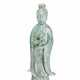 A JADEITE FIGURE OF A COURT LADY - Foto 1