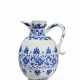 A BLUE AND WHITE OVOID EWER - Foto 1