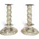 A PAIR OF GERMAN LARGE SILVER CANDLESTICKS - Foto 1