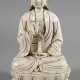 Blanc-de-Chine-Figur "Thronende Guanyin mit Ambrosiaflasche" - photo 1