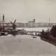 Unbekannter Fotograf des 19.Jh. (Lau, J.F. ?) "Hamburg - Blick auf die alte Lombardsbrücke und die Binnenalster von Nordwest mit Stadtpanorama" um 1860, Fotografie, auf Karton im Passepartout montiert, fleckig,… - Foto 1