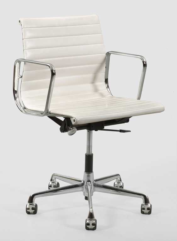 Desk Chair By Charles Eames Auction Catalog International Art