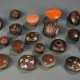 20 Opiumpfeifenköpfe aus Zisha-Ware mit diversen Dekoren - фото 1