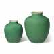 TWO GREEN-GLAZED OVOID JARS - Foto 1