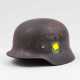 Heer, Stahlhelm M 40 mit einem Abzeichen Sauerland. - photo 1