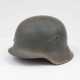 Heer, Stahlhelm M 42 mit einem Abzeichen Sauerland. - photo 1