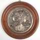 Zinn-Relief "Porträt eines Kriegers mit Helm", im runden Holzrahmen, Ges.-Dm. 30 cm - photo 1