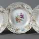 3 durchbrochen gearbeitete Wand-/Teller mit Floral… - photo 1