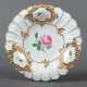 Meissen-Prunkteller ''Rote Rose'' Nach 1934, Porze… - photo 1