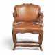 A LOUIS XV WALNUT FAUTEUIL A PORTEURS - фото 1
