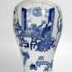 'Meiping'-förmige Vase mit unterglasurblauem Dekor von Damen - Foto 1