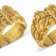 A PAIR OF GOLD BANGLES - Foto 1