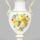Große Meissen Henkelvase mit Rosendekor in der Art - Foto 1