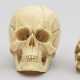 Kollektion von drei barocken Memento mori-Schädeln - photo 1