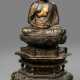 Skulptur des Buddha Amida aus Holz mit schwarzer und goldfarbener Lackfassung - Foto 1