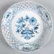 Meissen-Schale, rund, durchbrochener Korbrand mit 3 Medaillons, Zwiebelmuster, Schwertermarke mit mit 2 Schleifstrichen, H. 4,5 cm, Dm. 21 cm - Foto 1