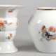 2 diverse Art Deco-Vasen, mit polychromem Floraldekor, Goldränder berieben, H. 14,5 cm und 15 cm - photo 1