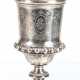 Großer Deckelpokal, 800er Silber, innen vergoldet, runder Fuß mit Reliefrändern innen gefüllt, mit verschlungenem Monogramm und Widmungsgravur "Ehrenpreis....Berlin 1890", Ränder leicht gedellt, H. 40,5 cm… - photo 1