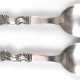 Salatbesteck, 2-teilig, Dänemark, Silber-Griffe mit Rocaillerelief, Laffen aus Edelstahl, L. 19,5 cm und 20 cm - Foto 1