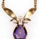 Amethyst-Perlen-Collier, 585er GG, blütenförmiges Mittelteil besetzt mit 1 tropfenförmig facettierten Amethyst und 4 Perlen, Steckschloß mit Sicherheitsacht, Ges.-Gew. 13,76 cm, Collier-L. ca. 43 cm - photo 1