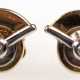 Ohrstecker, 585er GG/WG, besetzt mit 2 kleinen Brillanten von zus. ca. 0,04 ct., 1x Brezel fehlt, Ges.-Gew. 2,17 g, Dm. 1,2 cm - Foto 1