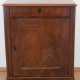 Biedermeier-Schränkchen, Mahagoni furniert, 1-türig, 1 1 Schublade, 1 Einlegeboden, Fehlstellen, starke Gebrauchspuren, 84x67x43 cm - photo 1