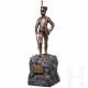 Bronzeskulptur eines Grenadiers als Abschiedsgeschenk des Offizierskorps des Grenadier-Regts. König Karl (5. Württ.) Nr. 123 an einen Major, 1910 - фото 1