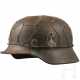 Stahlhelm M 35 des Heeres mit einem Abzeichen und Drahtnetz - Foto 1