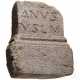 Weihealtarfragment aus Kalkstein, römisch, 2. - 3. Jhdt. n. Chr. - Foto 1