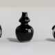 Miniatur-Doppelkürbis-Vase und zwei Snuffbottles - фото 1