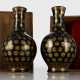 Paar Mirror-Black-Vasen mit Goldmalerei - photo 1