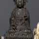 Bronze des Guanyin auf einem Lotos sitzend - Foto 1