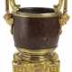 Punkvoller Marmor Cachepot mit Bronzemonierung - photo 1