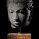 Kopf des Buddha Shakyamuni aus Lavagestein - photo 1