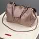 Valentino Tasche “Rockstud”, altrosé Rindsleder, silberfarbene Nieten, Schnappverschluss, innen helles Baumwollfutter, Reißverschluss- und zwei Einsteckfächer, Schultergurt, Original Rechnung und Staubbeutel, Ersatzniete… - photo 1