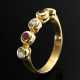 Gelbgold 750 Bandring mit Brillanten (zus. ca. 0.15ct/VSI/W) im Wechsel mit 2 facettierten Rubinen (zus. ca. 0.10ct) in Zargenfassungen, 2,4g, Gr. 52 - Foto 1