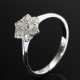 Zarter Weißgold 585 Entourage Ring mit Brillanten (zus. ca. 0.45ct/VSI/TW-W), 1,8g, Gr. 55,5 - Foto 1