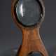 Standlupe zum Lesen in einklappbarem Holzgestell, um 1900, H. 33,5cm - photo 1